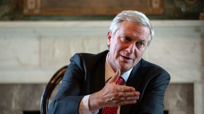 Kast promete políticas migratorias que provocarían “autodeportación” masiva en Chile Kast promete políticas migratorias que provocarían “autodeportación” masiva en Chile