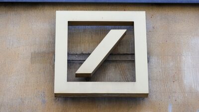 Deutsche contrata ex-executivos do BofA e do Santander para crescer no Brasil Deutsche contrata ex-executivos do BofA e do Santander para crescer no Brasil