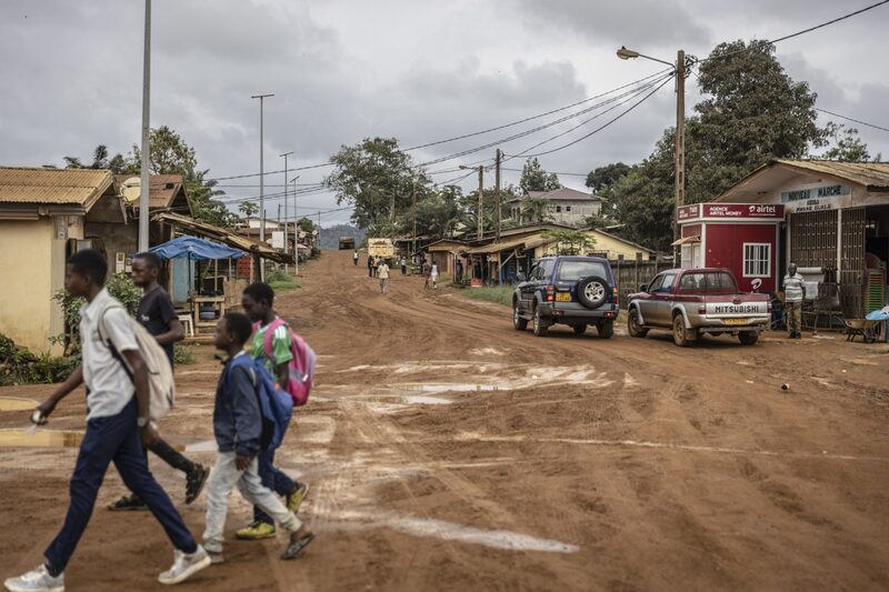 Las fuerzas armadas de Gabón tomaron el poder el 30 de agosto y pusieron al presidente Ali Bongo bajo arresto domiciliario al anular las elecciones en las que había obtenido un tercer mandato. Photographer: Guillem Sartorio/Bloomberg Las fuerzas armadas de Gabón tomaron el poder el 30 de agosto y pusieron al presidente Ali Bongo bajo arresto domiciliario al anular las elecciones en las que había obtenido un tercer mandato. Photographer: Guillem Sartorio/Bloomberg