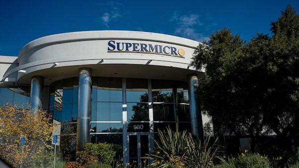 Cofundador de Super Micro acusado de contrabando deja el directorio Cofundador de Super Micro acusado de contrabando deja el directorio