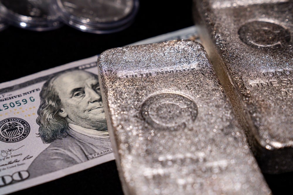 Gold Tops $5,500 as Record Rally Gains Pace Gold Tops $5,500 as Record Rally Gains Pace