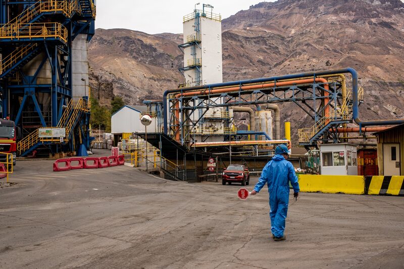 La economía chilena se contrajo en el tercer trimestre lastrada por la actividad minera. La economía chilena se contrajo en el tercer trimestre lastrada por la actividad minera.