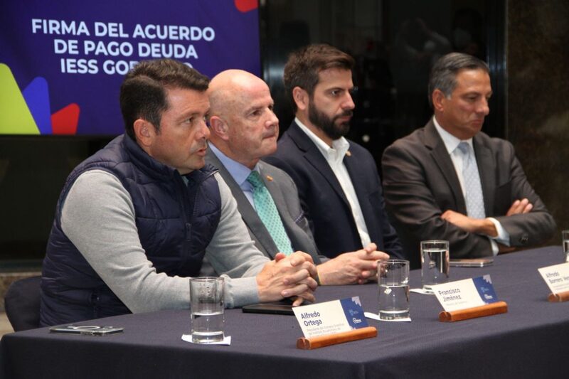 El acta de compromiso fue suscrita en la Vicepresidencia del Ecuador, este 15 de septiembre. El acta de compromiso fue suscrita en la Vicepresidencia del Ecuador, este 15 de septiembre.