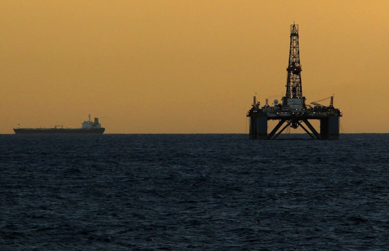 Maha Energy, que posee aproximadamente el 5% del capital de 3R Petroleum a través de derivados. Maha Energy, que posee aproximadamente el 5% del capital de 3R Petroleum a través de derivados.