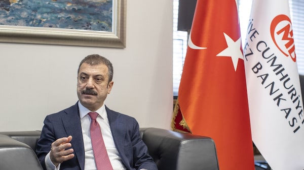 Turquía pausa recortes de tasa de interés luego de que inflación se dispare Turquía pausa recortes de tasa de interés luego de que inflación se dispare