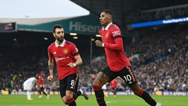Manchester United espera ingresos récord mientras se prolonga su venta Manchester United espera ingresos récord mientras se prolonga su venta