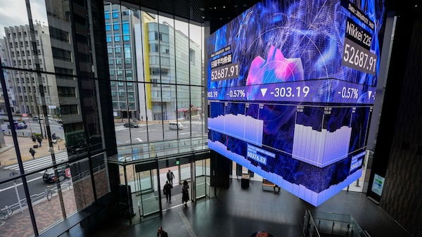 Las acciones asiáticas caen mientras el alza del petróleo golpea el ánimo del mercado Las acciones asiáticas caen mientras el alza del petróleo golpea el ánimo del mercado