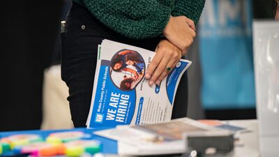 Solicitudes iniciales de subsidio por desempleo en EE.UU. caen levemente: datos estatales Solicitudes iniciales de subsidio por desempleo en EE.UU. caen levemente: datos estatales