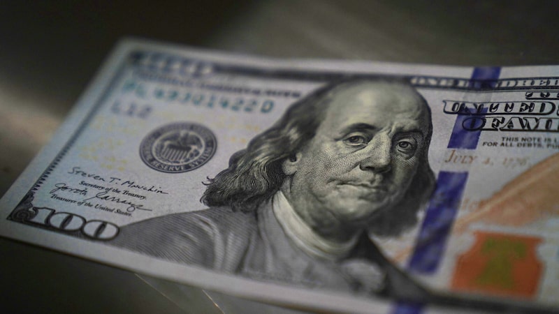 Ibovespa sobe e dólar cai a R$ 5,19 após decisões sobre juros Ibovespa sobe e dólar cai a R$ 5,19 após decisões sobre juros