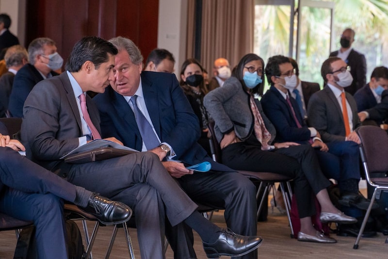Jaime Gilinski, segundo de la izquierda, durante una reunión de accionistas de Grupo Sura en Medellín, Colombia. Jaime Gilinski, segundo de la izquierda, durante una reunión de accionistas de Grupo Sura en Medellín, Colombia.