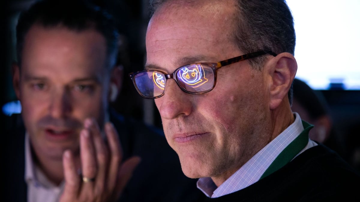 A cuánto bajó el riesgo país de Argentina por la tregua en Irán y qué esperar en abril