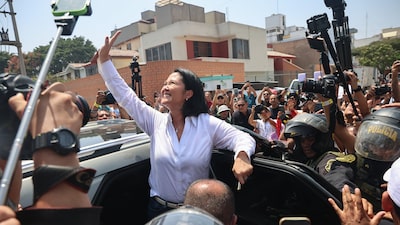 Fujimori, lista para la segunda vuelta de las elecciones en Perú, pero aún no se conoce a su rival Fujimori, lista para la segunda vuelta de las elecciones en Perú, pero aún no se conoce a su rival