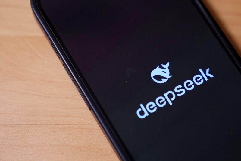 Aunque analistas sugirieron que la innovación de DeepSeek señalaba que Meta se había quedado rezagada en la carrera de la IA, las acciones de Meta subieron un 1,9% el lunes. Aunque analistas sugirieron que la innovación de DeepSeek señalaba que Meta se había quedado rezagada en la carrera de la IA, las acciones de Meta subieron un 1,9% el lunes.