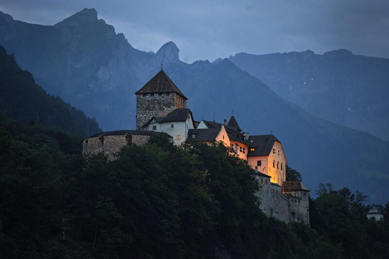 O castelo Vaduz, em Liechtenstein O castelo Vaduz, em Liechtenstein
