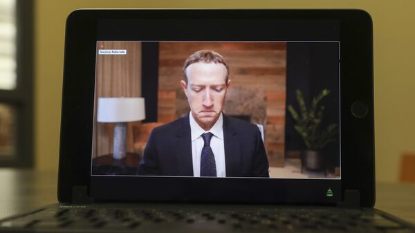 Empleados de Facebook dicen que productos principales empeoran la desinformación Empleados de Facebook dicen que productos principales empeoran la desinformación