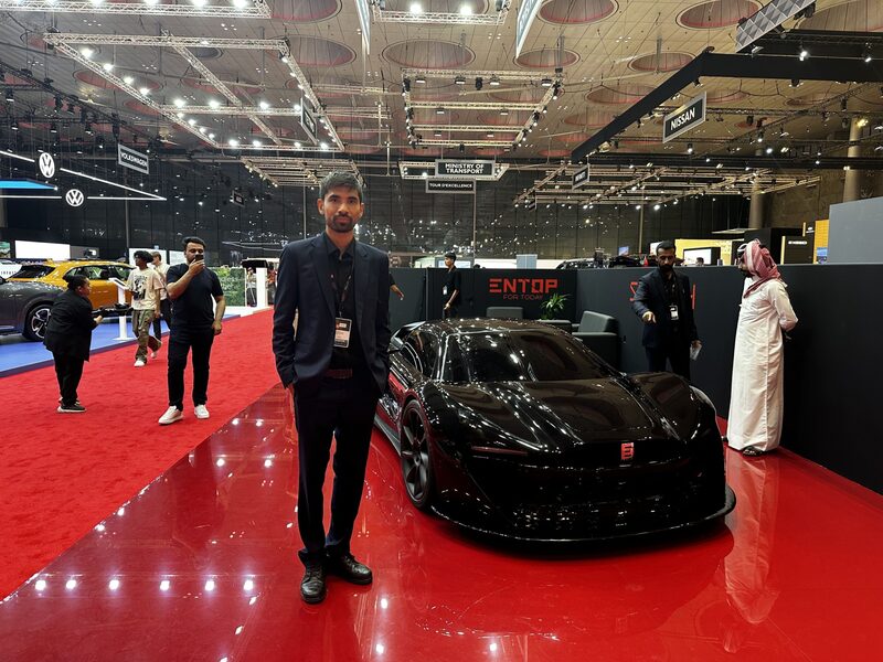 Mohammad Ahmadi e o Simurgh. Mohammad Ahmadi e o Simurgh.