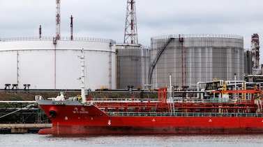 El petróleo sube ligeramente ante la escalada de tensiones entre Estados Unidos e Irán El petróleo sube ligeramente ante la escalada de tensiones entre Estados Unidos e Irán