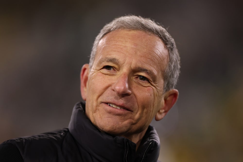 Bob Iger deixa o cargo de CEO e entrega a seu sucessor uma longa lista de tarefas a serem realizadas (Foto: Michael Reaves/Getty Images) Bob Iger deixa o cargo de CEO e entrega a seu sucessor uma longa lista de tarefas a serem realizadas (Foto: Michael Reaves/Getty Images)