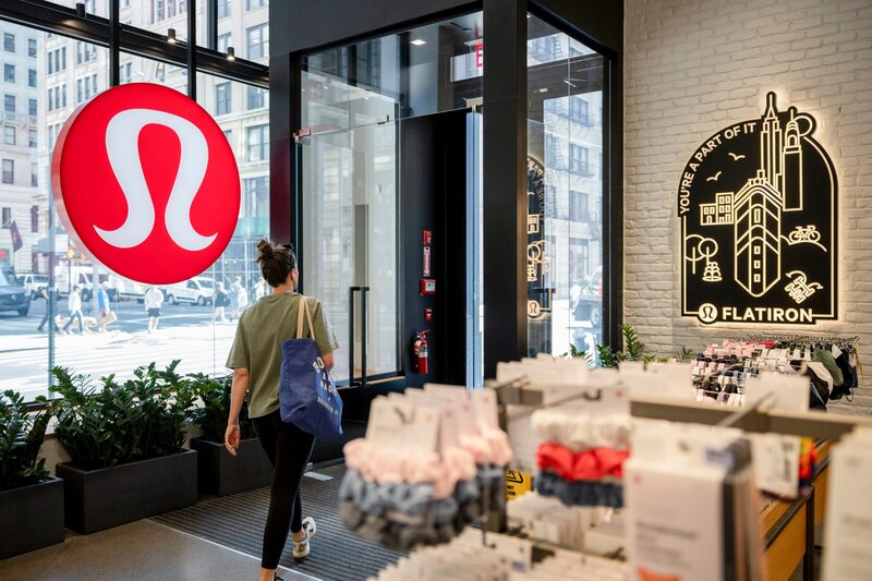 Lululemon espera que las ventas del año fiscal se sitúen entre US$11.150 y US$11.300 millones. Lululemon espera que las ventas del año fiscal se sitúen entre US$11.150 y US$11.300 millones.