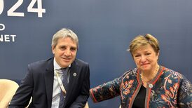 Argentina se acerca a revisión del FMI con dudas sobre reservas y riesgo de un nuevo waiver Argentina se acerca a revisión del FMI con dudas sobre reservas y riesgo de un nuevo waiver