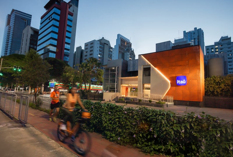 Itaú Unibanco eleva lucro em 18,2% em 2024 e distribui R$ 28,7 bi aos acionistas Itaú Unibanco eleva lucro em 18,2% em 2024 e distribui R$ 28,7 bi aos acionistas