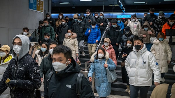 China cerró el 2022 con una economía en desplome y un aumento de casos de Covid China cerró el 2022 con una economía en desplome y un aumento de casos de Covid