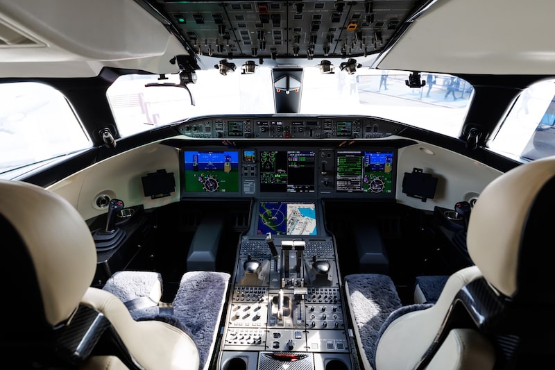 La cabina de mando de un avión ejecutivo Global 7500 de Bombardier Inc. Fotógrafo: SeongJoon Cho/Bloomberg. La cabina de mando de un avión ejecutivo Global 7500 de Bombardier Inc. Fotógrafo: SeongJoon Cho/Bloomberg.