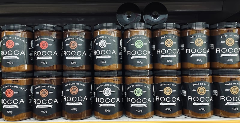 Produtos da Rocca estão sendo vendido nas principais redes do país, como Pão de Açúcar, Oba Hortifruti e Swift Produtos da Rocca estão sendo vendido nas principais redes do país, como Pão de Açúcar, Oba Hortifruti e Swift