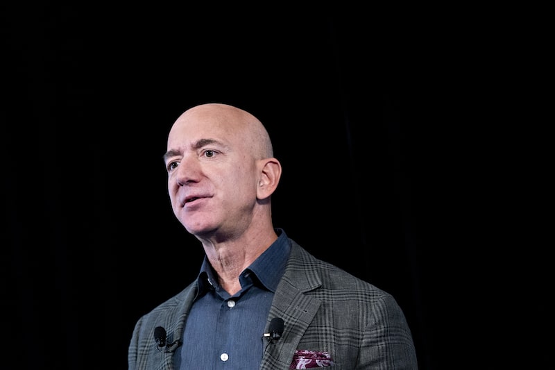 Jeff Bezos, el fundador de Amazon, tiene una rutina que evita las juntas matutinas y prioriza la desconexión. Además siempre se enfoca en el largo plazo. Fotografía: Andrew Harrer/Bloomberg. Jeff Bezos, el fundador de Amazon, tiene una rutina que evita las juntas matutinas y prioriza la desconexión. Además siempre se enfoca en el largo plazo. Fotografía: Andrew Harrer/Bloomberg.