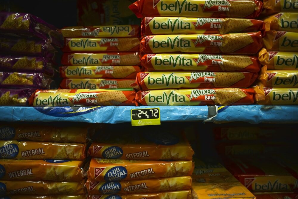Las galletas de la marca Belvita, fabricadas por Kraft Foods Group Inc., se encuentran en el estante de una tienda de abarrotes de propiedad privada en el centro de Caracas, Venezuela. Las galletas de la marca Belvita, fabricadas por Kraft Foods Group Inc., se encuentran en el estante de una tienda de abarrotes de propiedad privada en el centro de Caracas, Venezuela.