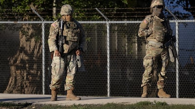 Trump amenaza con encarcelar al alcalde de Chicago y al gobernador de Illinois Trump amenaza con encarcelar al alcalde de Chicago y al gobernador de Illinois