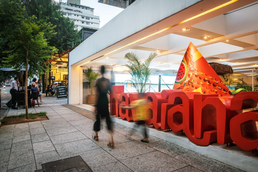 Alpargatas, que tem em seu portfólio alguns dos calçados mais tradicionais do país, é uma velha conhecida dos consumidores brasileiros Alpargatas, que tem em seu portfólio alguns dos calçados mais tradicionais do país, é uma velha conhecida dos consumidores brasileiros