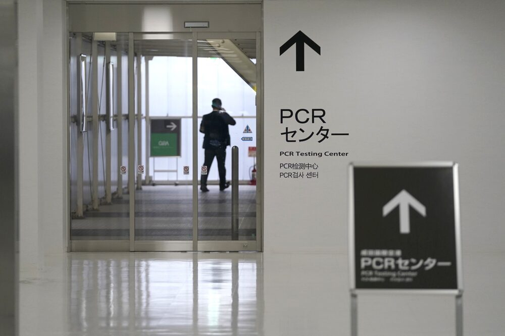 China está experimentando el mayor brote de Covid-19 del mundo, lo que suscita preocupación entre los responsables de salud pública de todo el mundo. Casi 37 millones de personas podrían haberse infectado con el virus en un solo día de la semana pasada. China está experimentando el mayor brote de Covid-19 del mundo, lo que suscita preocupación entre los responsables de salud pública de todo el mundo. Casi 37 millones de personas podrían haberse infectado con el virus en un solo día de la semana pasada.