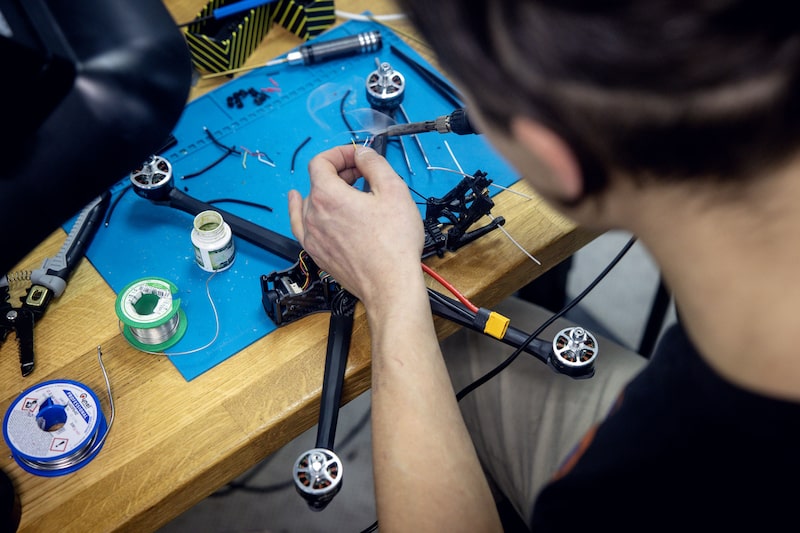 Empresas ucranianas aumentam produção de drones na guerra contra a Rússia. (Foto: Chris McGrath/Getty Images) Empresas ucranianas aumentam produção de drones na guerra contra a Rússia. (Foto: Chris McGrath/Getty Images)