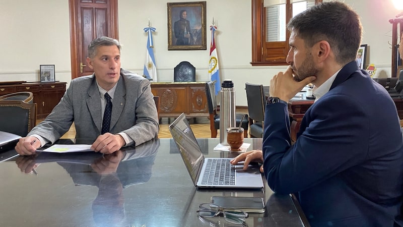 Tras pulseada con Caputo, Santa Fe ingresa los dólares y reservas del BCRA saltan US$1.300 millones Tras pulseada con Caputo, Santa Fe ingresa los dólares y reservas del BCRA saltan US$1.300 millones