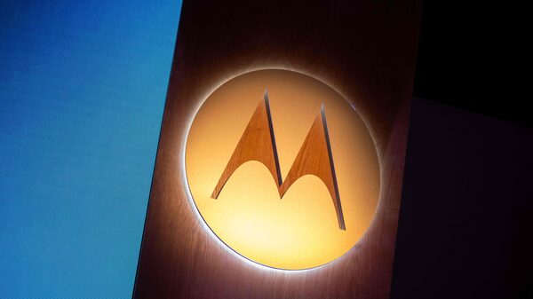 Motorola Razr de US$1.300: combina asistencia de IA con audífonos de Swarovski Motorola Razr de US$1.300: combina asistencia de IA con audífonos de Swarovski