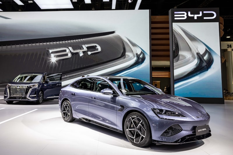 Desempenho fraco dos papéis contrasta com a alta imediata das ações de seus concorrentes menores Desempenho fraco dos papéis contrasta com a alta imediata das ações de seus concorrentes menores