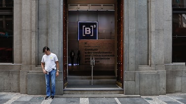 Fluxo estrangeiro arrefece e trava rali da bolsa brasileira com saída de R$ 14,9 bi Fluxo estrangeiro arrefece e trava rali da bolsa brasileira com saída de R$ 14,9 bi