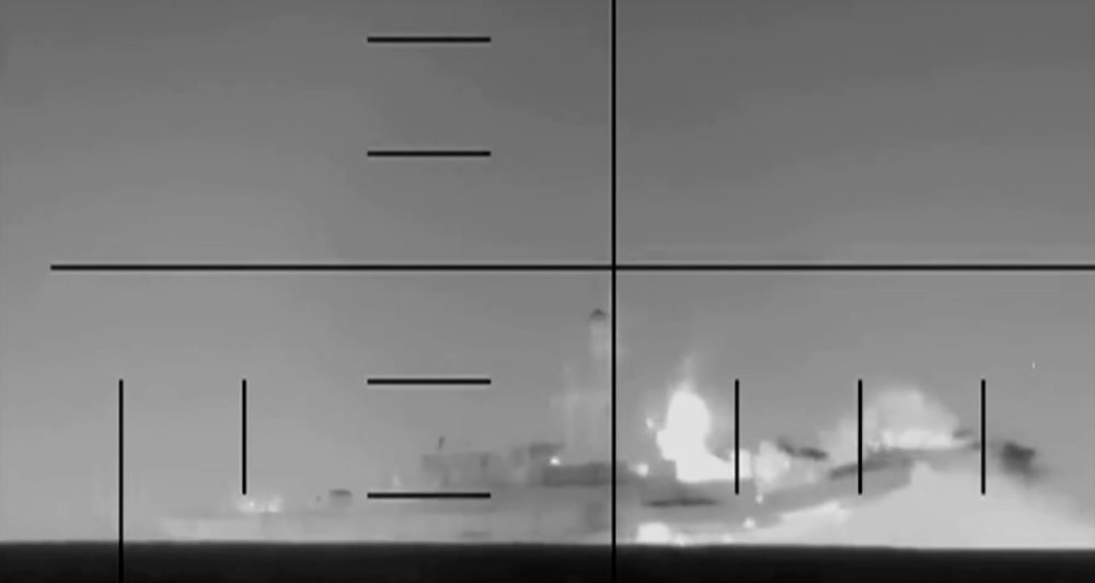 En esta captura de pantalla de un video proporcionado por el Departamento de Defensa de EE. UU., un submarino estadounidense hunde la fragata iraní IRIS Dena en apoyo de la Operación Furia Épica frente a la costa de Sri Lanka el 4 de marzo de 2026 en el Océano Índico. En esta captura de pantalla de un video proporcionado por el Departamento de Defensa de EE. UU., un submarino estadounidense hunde la fragata iraní IRIS Dena en apoyo de la Operación Furia Épica frente a la costa de Sri Lanka el 4 de marzo de 2026 en el Océano Índico.