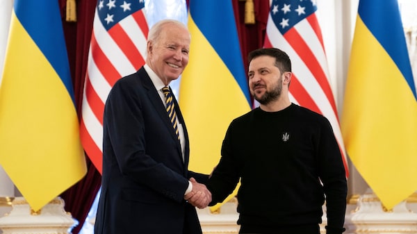 Biden demuestra apoyo a Zelenskiy en un viaje sorpresa a Kiev Biden demuestra apoyo a Zelenskiy en un viaje sorpresa a Kiev
