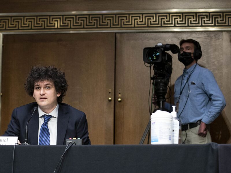 Sam Bankman-Fried, fundador y CEO de FTX Cryptocurrency Derivatives Exchange, habla durante una audiencia del Comité de Agricultura, Nutrición y Silvicultura del Senado en Washington, D.C., Estados Unidos, el miércoles 9 de febrero de 2022. Sam Bankman-Fried, fundador y CEO de FTX Cryptocurrency Derivatives Exchange, habla durante una audiencia del Comité de Agricultura, Nutrición y Silvicultura del Senado en Washington, D.C., Estados Unidos, el miércoles 9 de febrero de 2022.