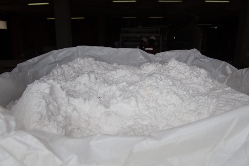 Maior fabricante de baterias do mundo está isolando funcionários em um circuito fechado em sua fábrica Maior fabricante de baterias do mundo está isolando funcionários em um circuito fechado em sua fábrica