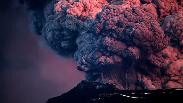 Islandia despeja una ciudad cerca de la Laguna Azul por riesgo de erupción volcánica Islandia despeja una ciudad cerca de la Laguna Azul por riesgo de erupción volcánica
