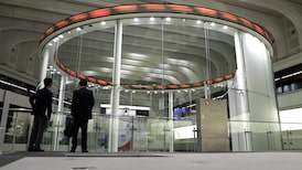 Efecto dominó en sector financiero: utilidades de holdings colombianas caen al cierre de 2025 Efecto dominó en sector financiero: utilidades de holdings colombianas caen al cierre de 2025