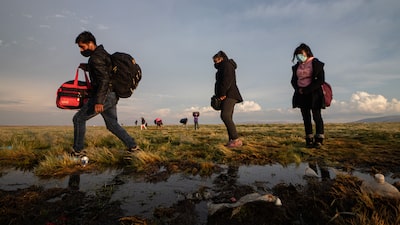 Migrantes venezolanos asustados huyen de Chile y desatan tensión en la frontera con Perú Migrantes venezolanos asustados huyen de Chile y desatan tensión en la frontera con Perú