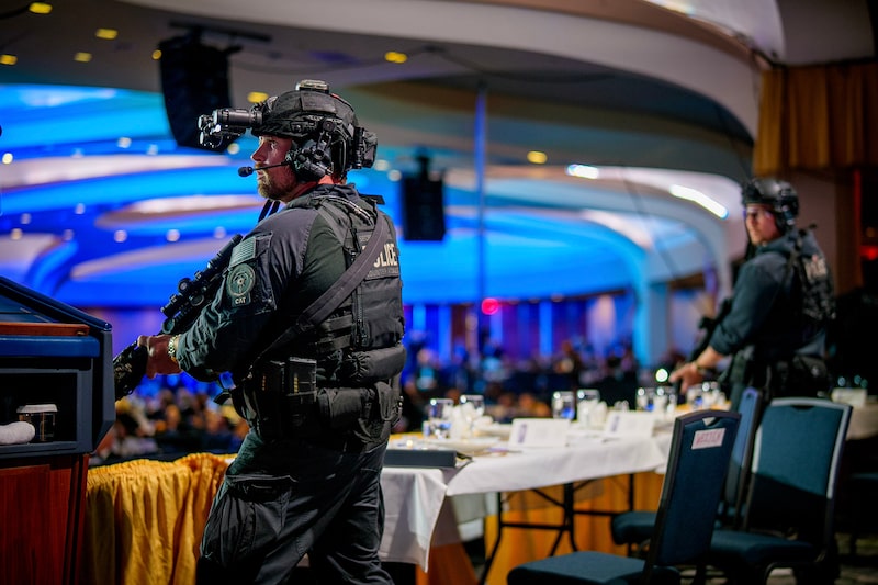Proposta de salão de 90 mil pés quadrados volta ao centro do debate após ataque, com impasse legal ainda em curso (Foto: Andrew Harnik/Getty Images) Proposta de salão de 90 mil pés quadrados volta ao centro do debate após ataque, com impasse legal ainda em curso (Foto: Andrew Harnik/Getty Images)