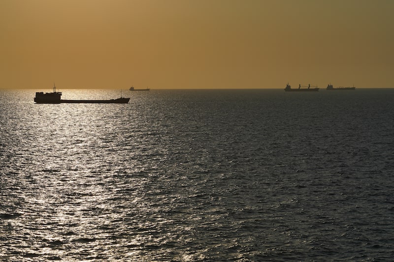 El tráfico por la vía navegable se ha reducido a un goteo tras siete semanas de guerra en el Golfo Pérsico. Fotógrafa: Andreea Campeanu/Getty Images El tráfico por la vía navegable se ha reducido a un goteo tras siete semanas de guerra en el Golfo Pérsico. Fotógrafa: Andreea Campeanu/Getty Images