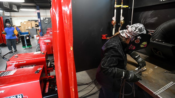 Productividad laboral de EE.UU. acelera más de lo esperado en el segundo trimestre Productividad laboral de EE.UU. acelera más de lo esperado en el segundo trimestre
