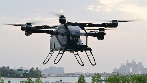 ‘Carro voador’ chinês de US$ 270 mil estreia em Dubai e mira super-ricos do Golfo ‘Carro voador’ chinês de US$ 270 mil estreia em Dubai e mira super-ricos do Golfo