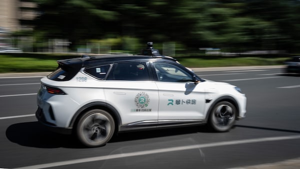 Robotaxis de Baidu se detienen en pleno recorrido en China y pasajeros se quedan atrapados Robotaxis de Baidu se detienen en pleno recorrido en China y pasajeros se quedan atrapados